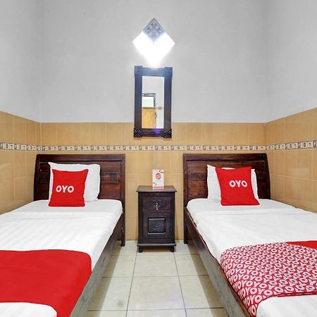 Oyo 90695 Srikandi Nologaten Hotell Yogyakarta Eksteriør bilde