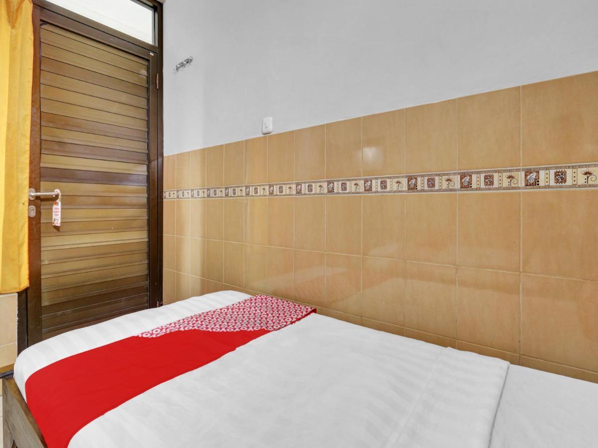 Oyo 90695 Srikandi Nologaten Hotell Yogyakarta Eksteriør bilde